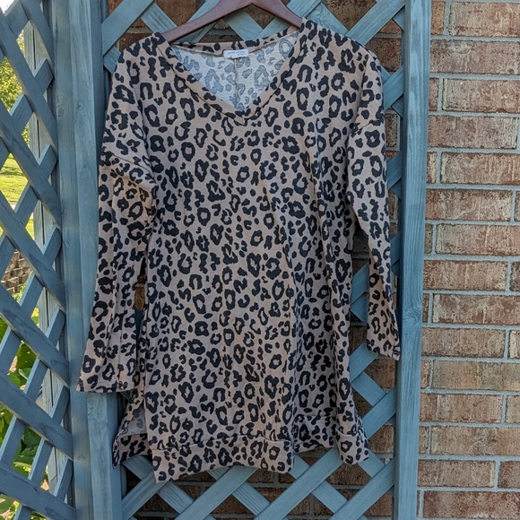 Sweet Lovely Leopard sweatshirt - Picture 1 of 6